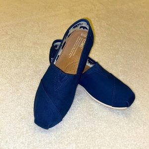 Tom’s Navy Blue Slide on shoes